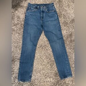 Levi’s women’s 501 button up skinny jeans, size 26